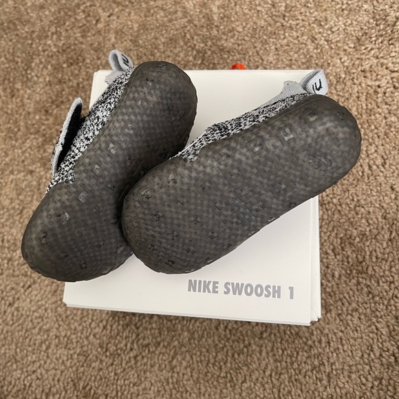 SOLD.Nike Swoosh 1 TD - Picture 3 of 7